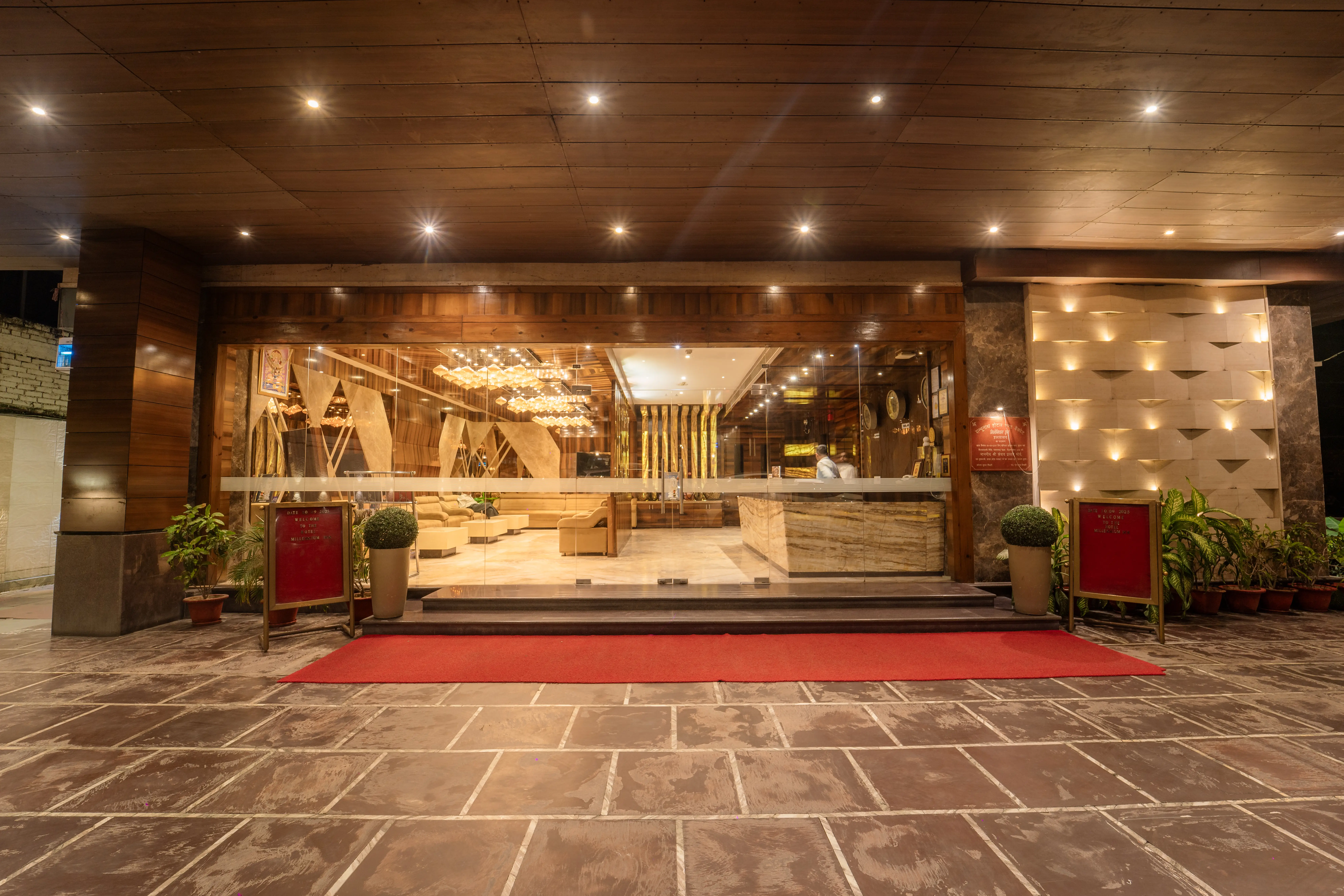 Best Hotels Near Prayagraj Railway Station
